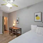 Beautiful Apartment With Pool And Spa