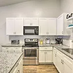 Quaint Tallahassee Townhome About 2 Mi To Fsu!