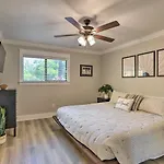 Cozy Tallahassee Apartment With Spacious Yard!