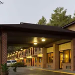 Howard Johnson By Wyndham Tallahassee