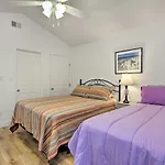 Sassy Tallahassee Home, 5 Mi To Downtown!