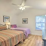 Sassy Tallahassee Home, 5 Mi To Downtown!