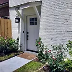 Cozy Townhome Retreat With King Bed Near I-10, Capitol, Fsu & Famu