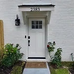 Cozy Townhome Retreat With King Bed Near I-10, Capitol, Fsu & Famu
