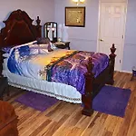 Little English Guesthouse Bed And Breakfast