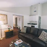 Governors Inn Hotel
