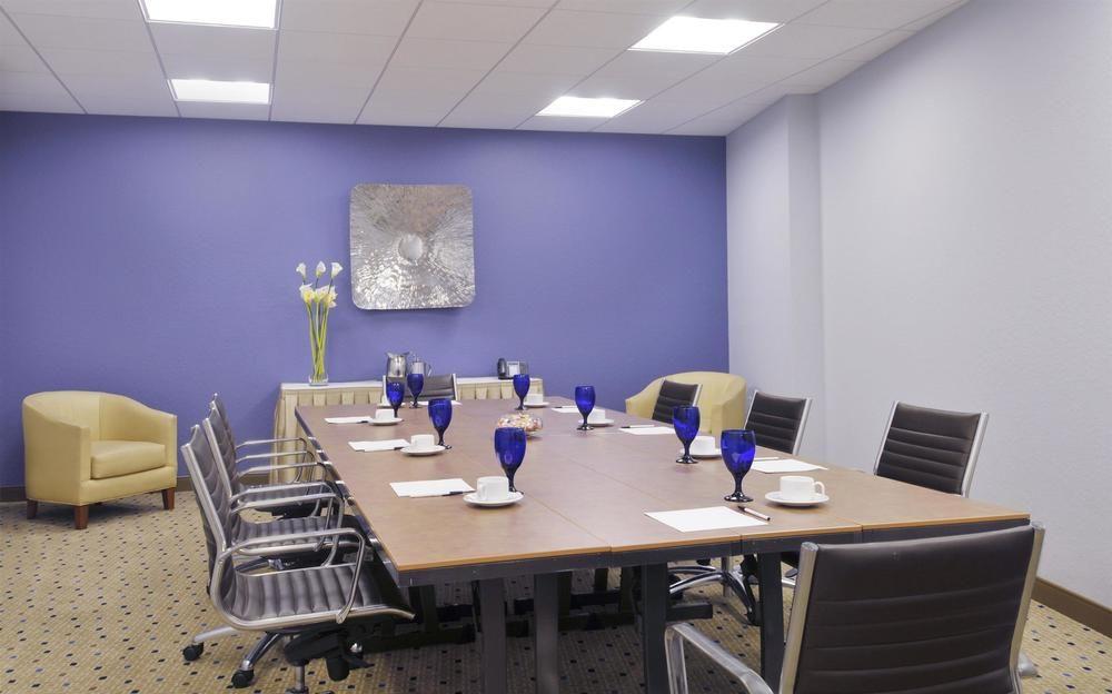 Four Points By Sheraton Downtown Hotel 4*