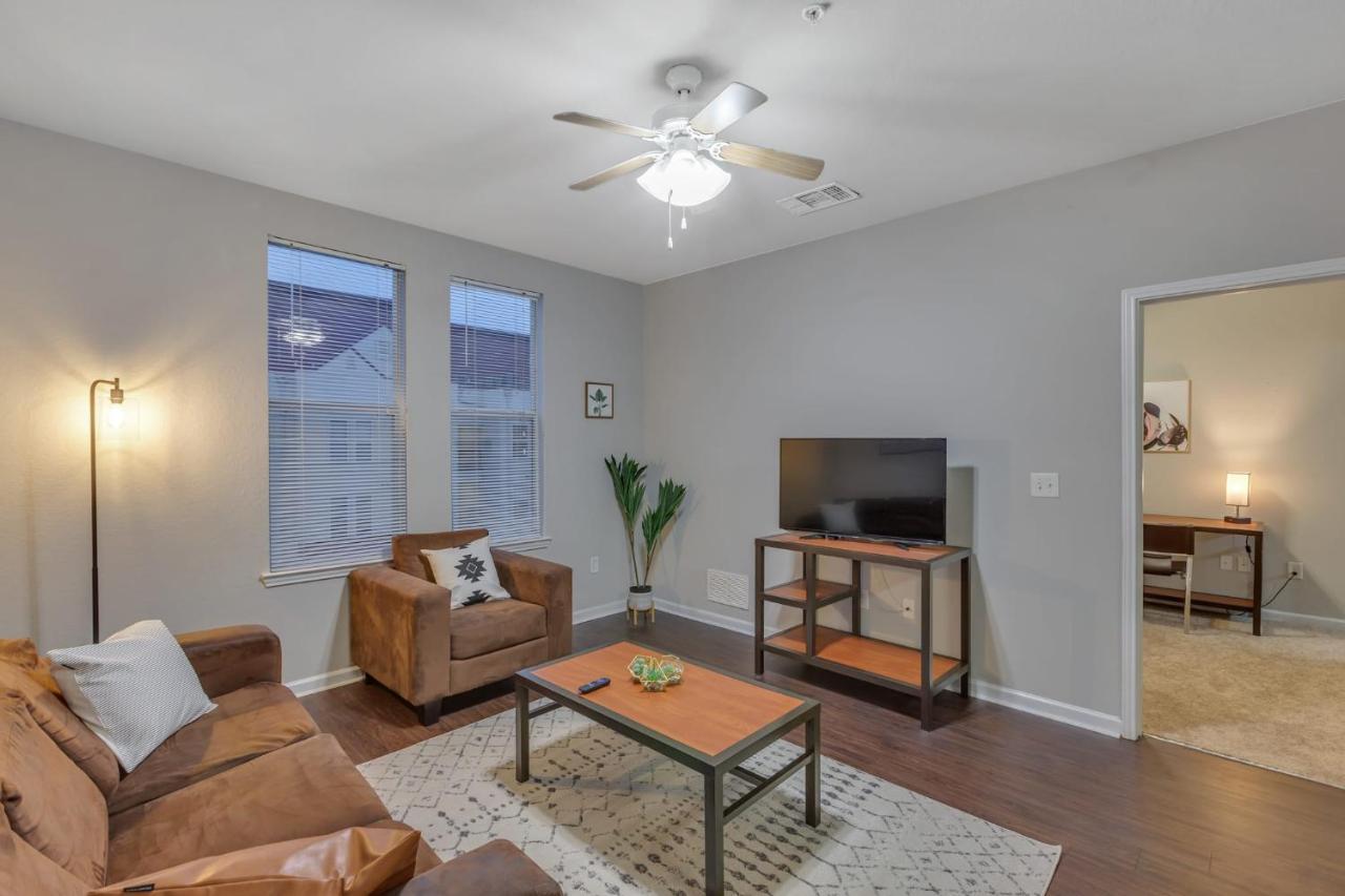Beautiful With Pool And Apartment Tallahassee
