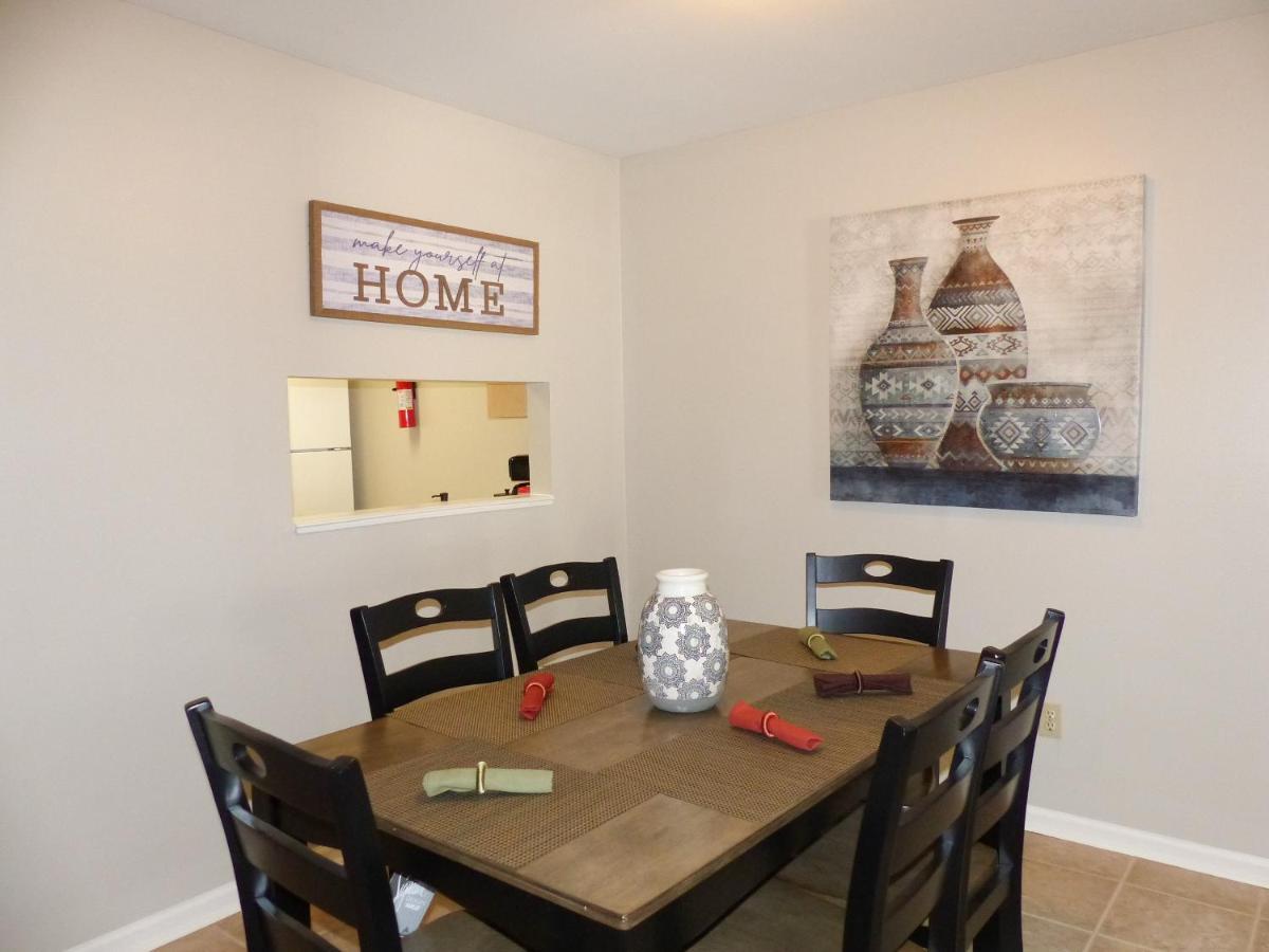 Entire - Beautiful Townhouse In Tally Near Everything! Holiday home Tallahassee