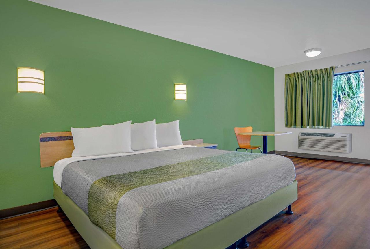 6-tallahassee, Fl - Downtown Hotel 2*