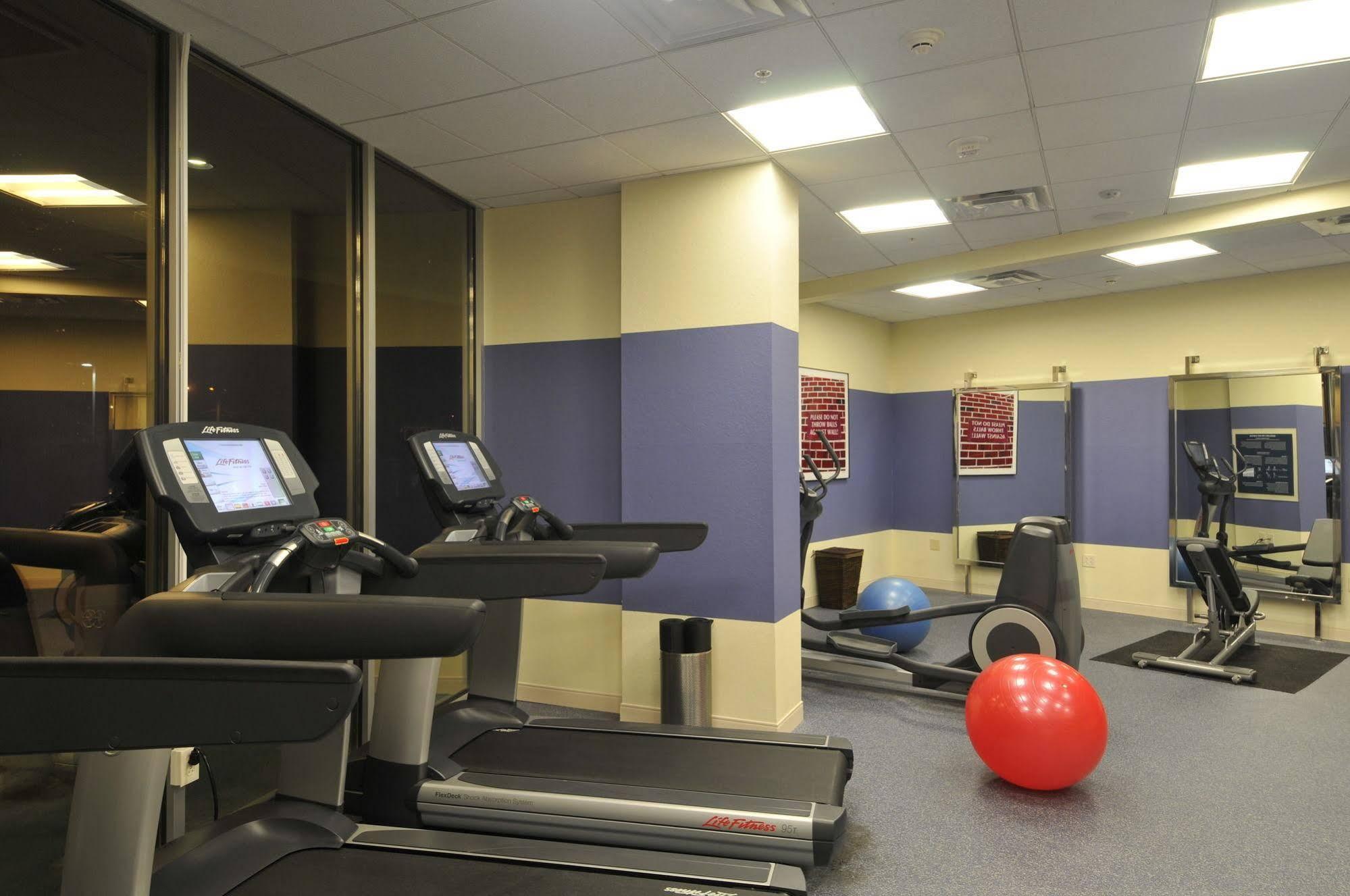 Four Points By Sheraton Downtown 4*