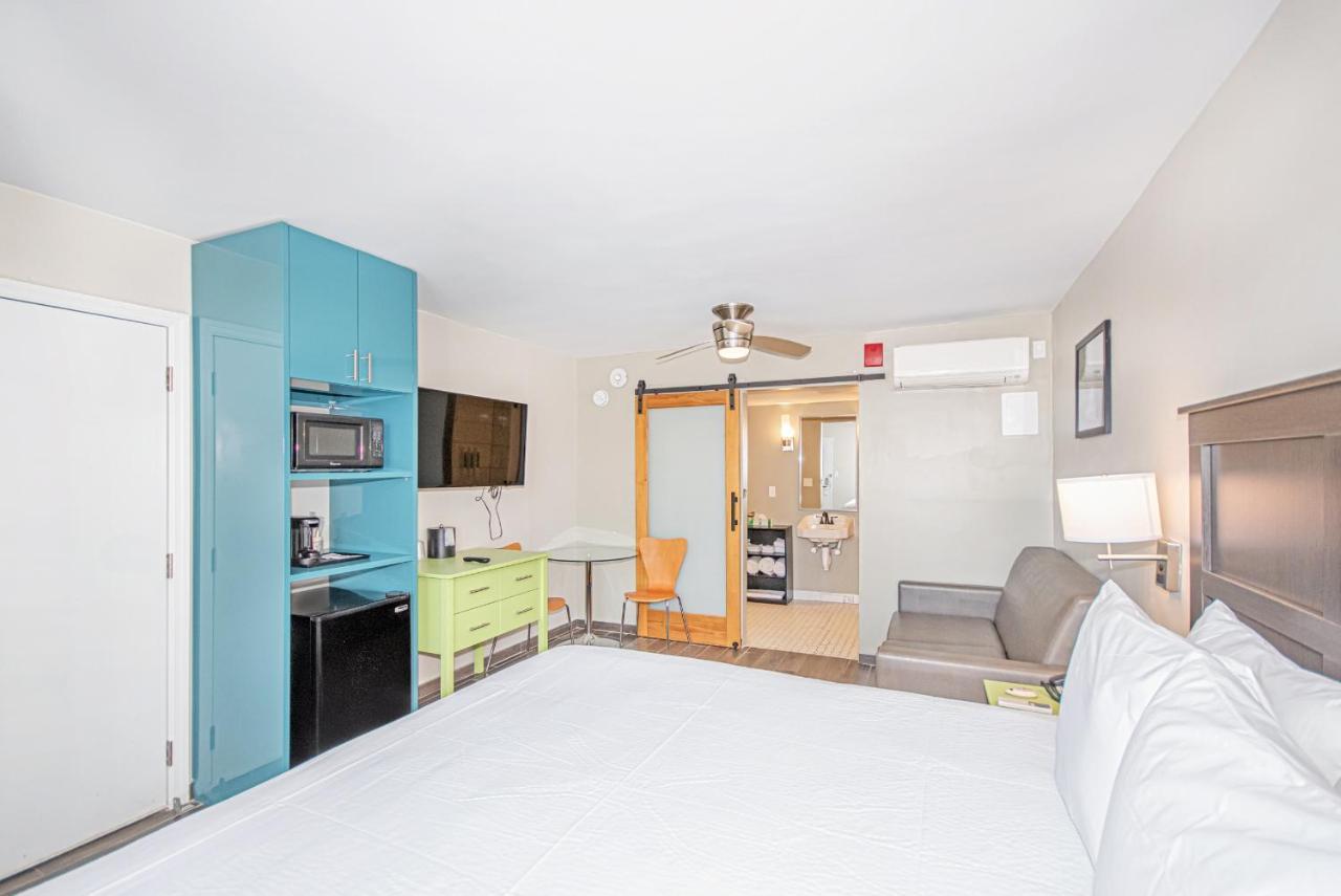 Seven Hills I-10 Hotel