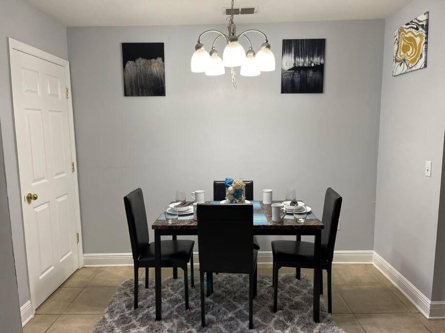 Holiday home Cheerful 3-bedrooms With Free Parking On Premises Tallahassee