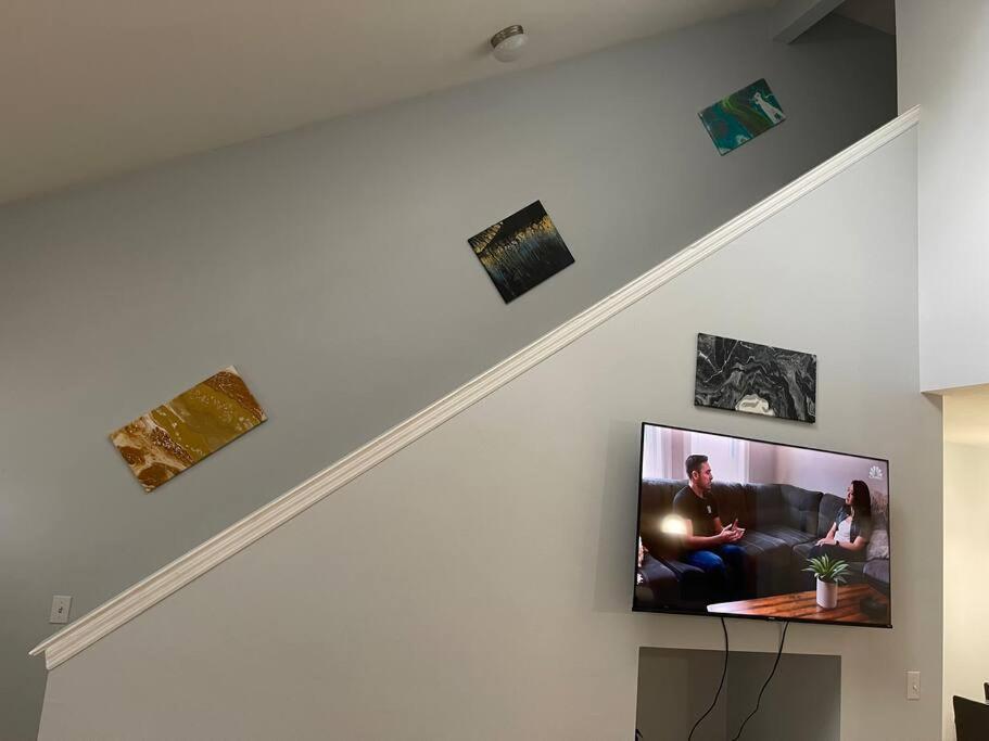 Cheerful 3-bedrooms With Free Parking On Premises