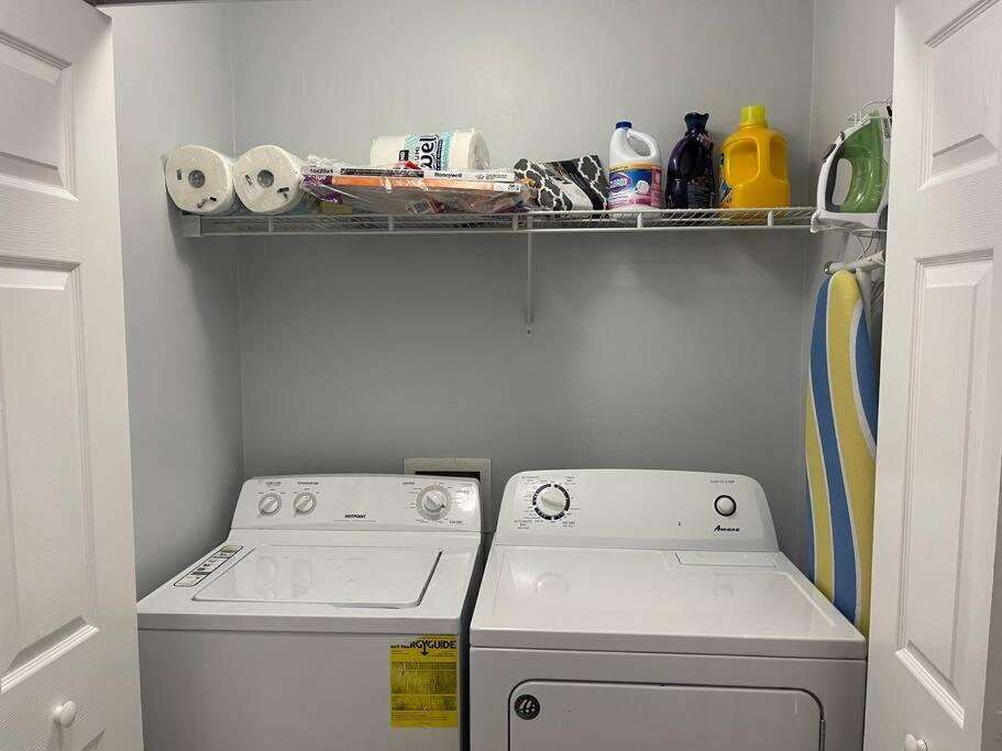 Holiday home Cheerful 3-bedrooms With Free Parking On Premises