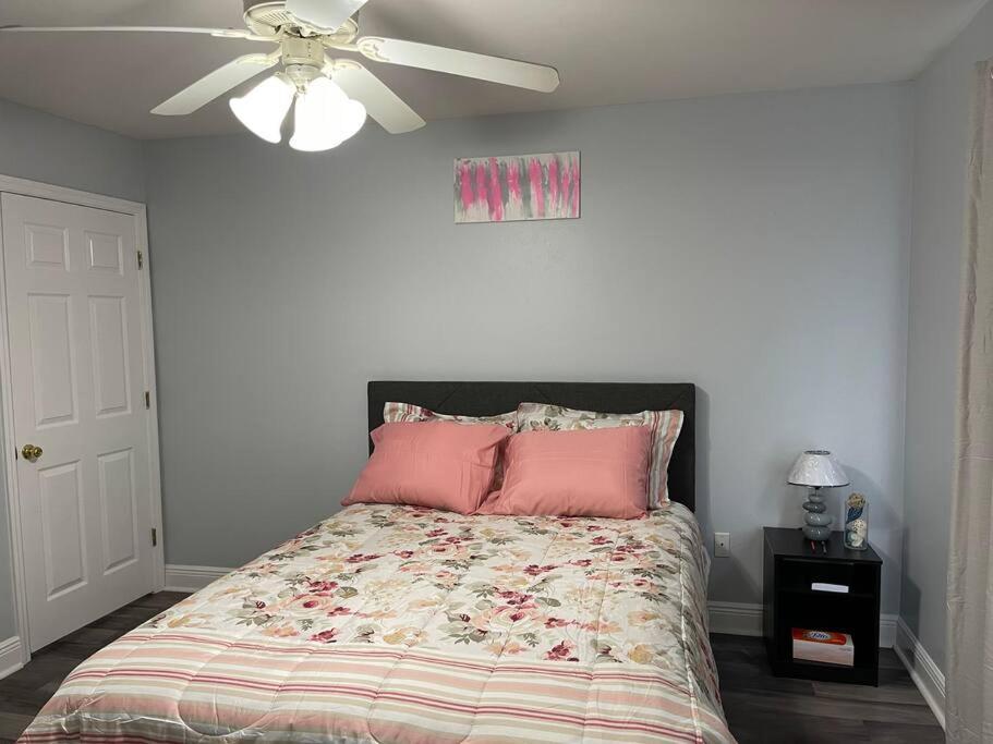 Cheerful 3-bedrooms With Free Parking On Premises Holiday home