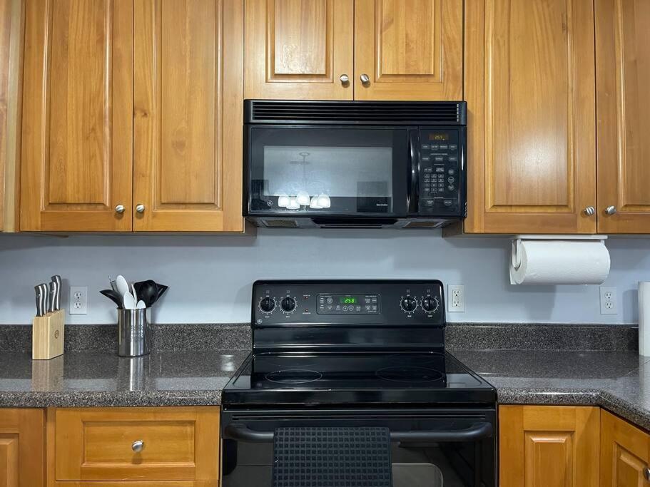 Cheerful 3-bedrooms With Free Parking On Premises *