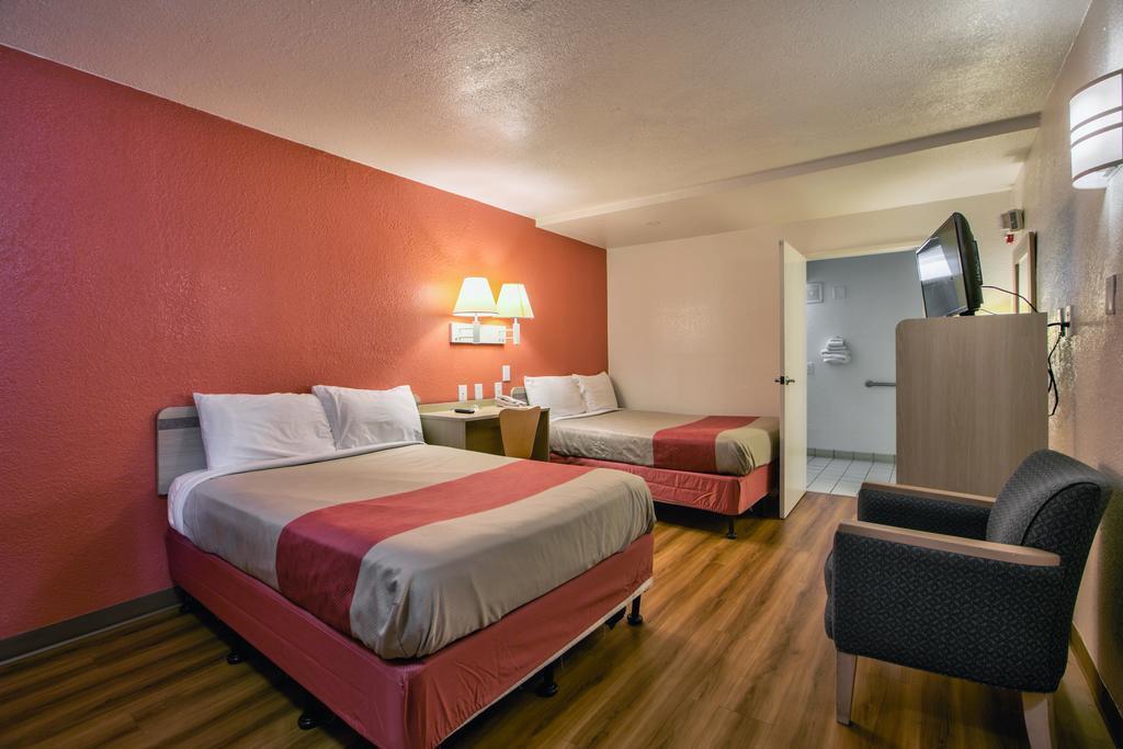 Hotel 6-tallahassee, Fl Tallahassee