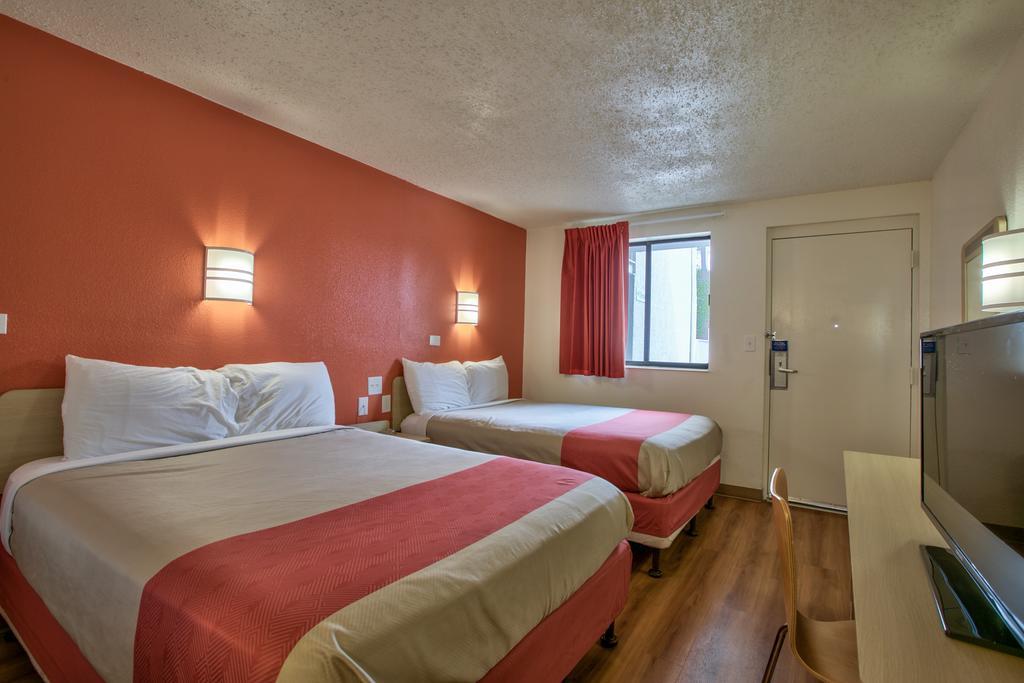 Hotel 6-tallahassee, Fl Tallahassee