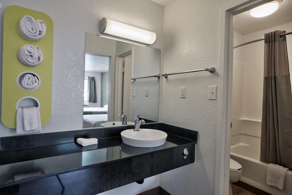 6-tallahassee, Fl - Downtown Hotel Tallahassee
