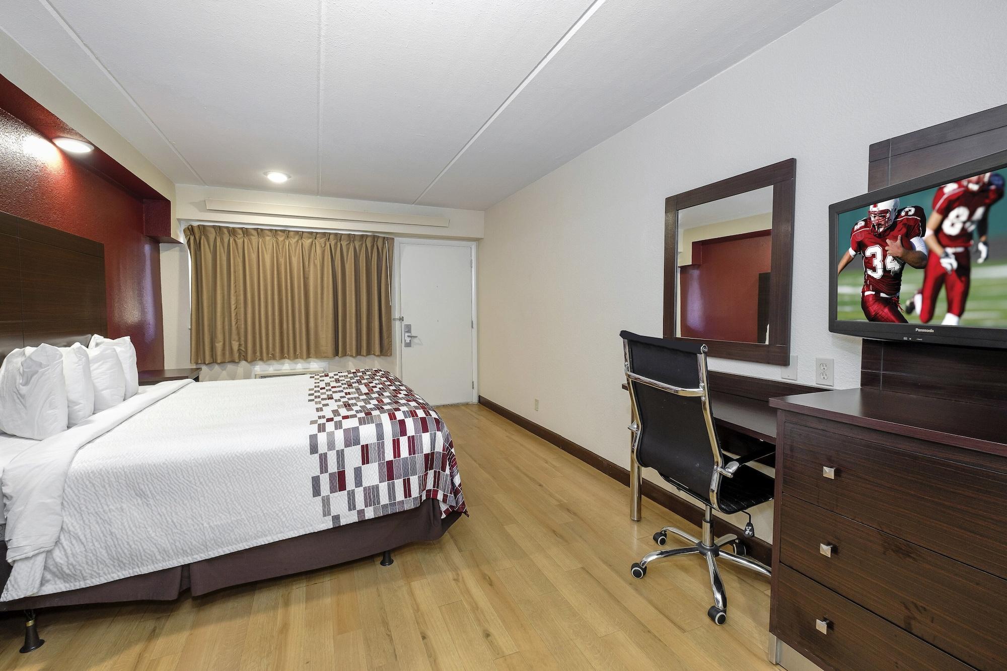 Red Roof - Motel 2*