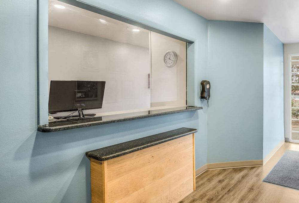 Extended America Select - - Northwest Tallahassee