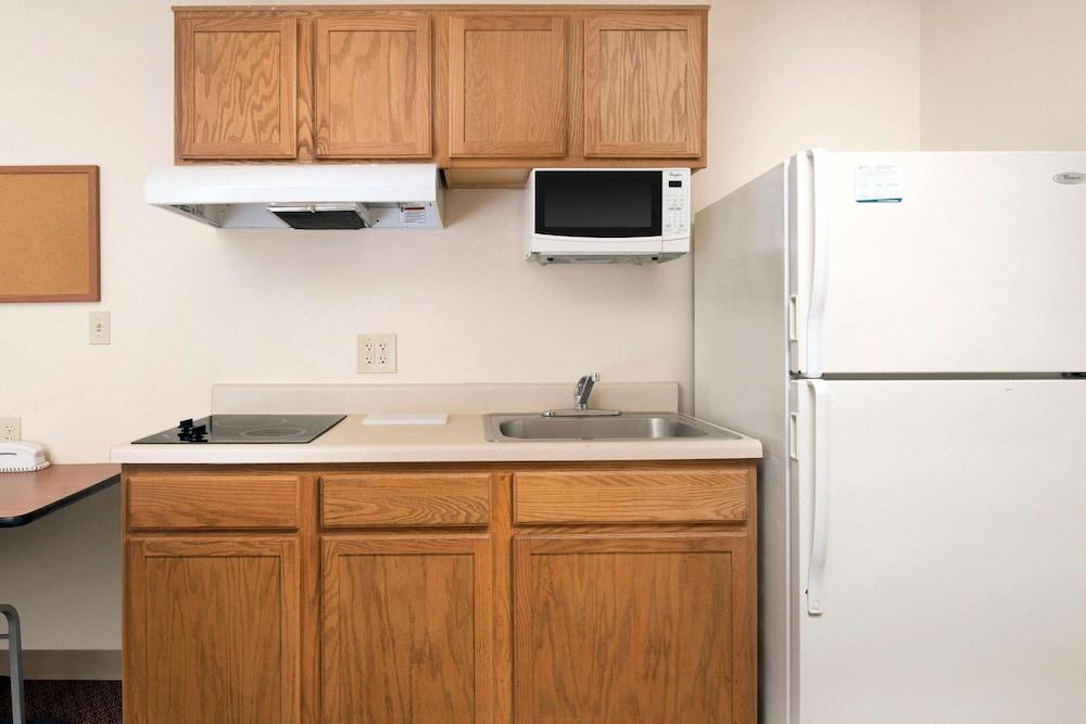 Extended America Select - - Northwest Tallahassee