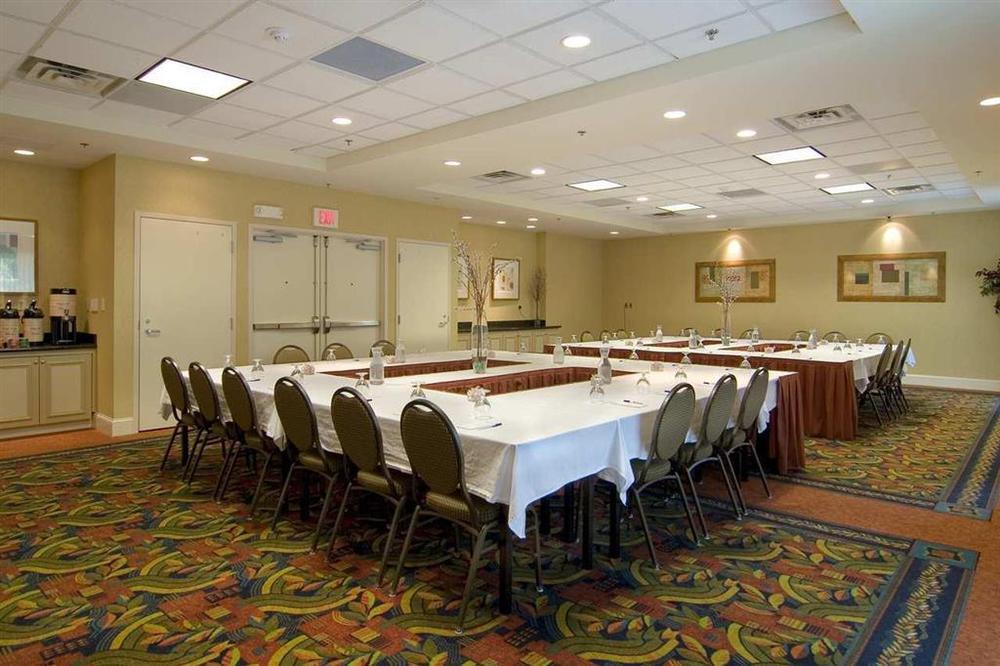 Hilton Garden Hotel 3*