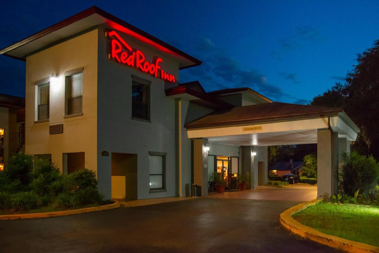 Red Roof East Hotel