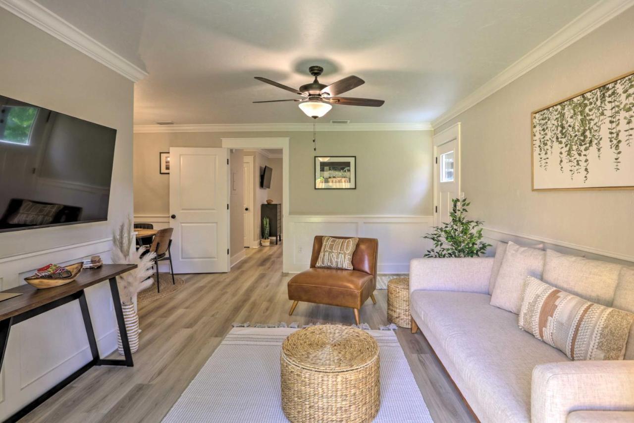 Cozy With Spacious Yard!