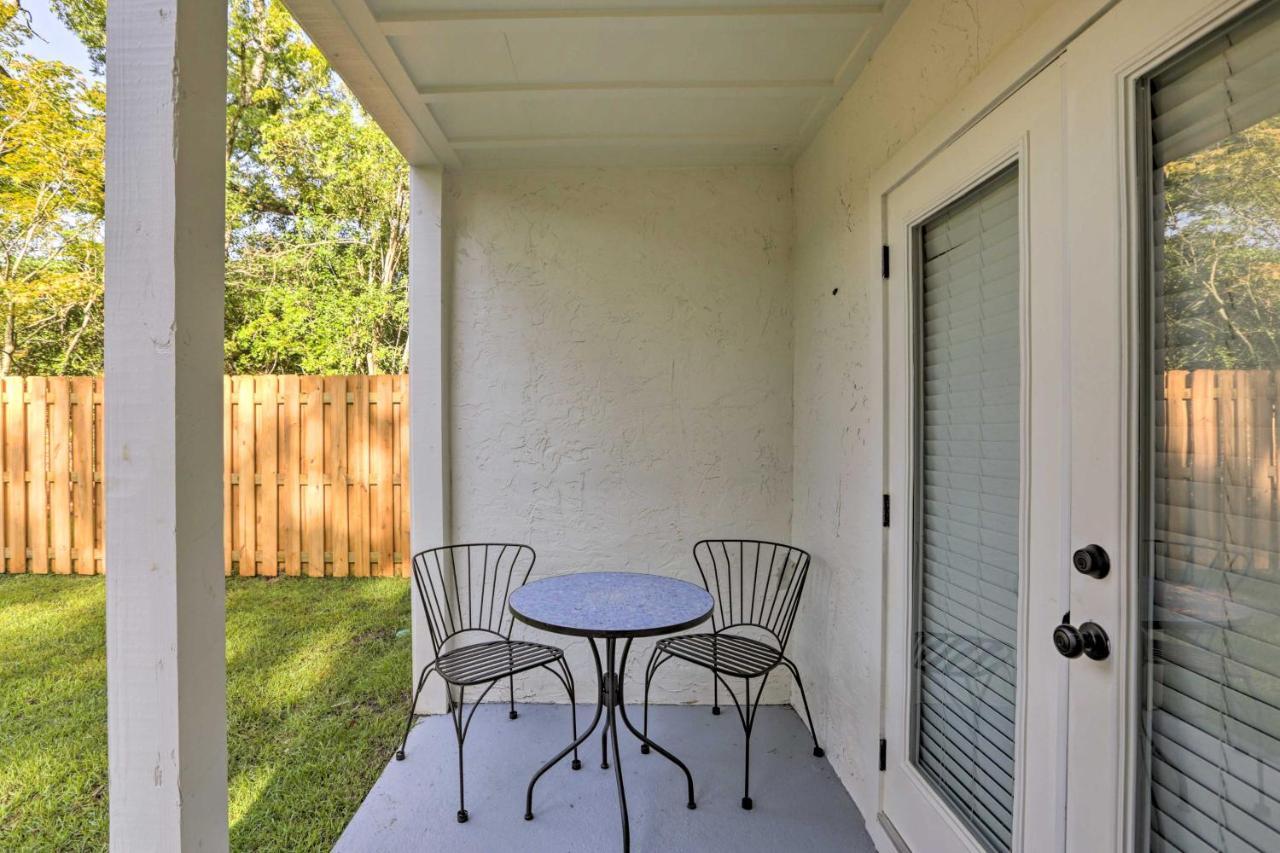 Cozy With Spacious Yard!