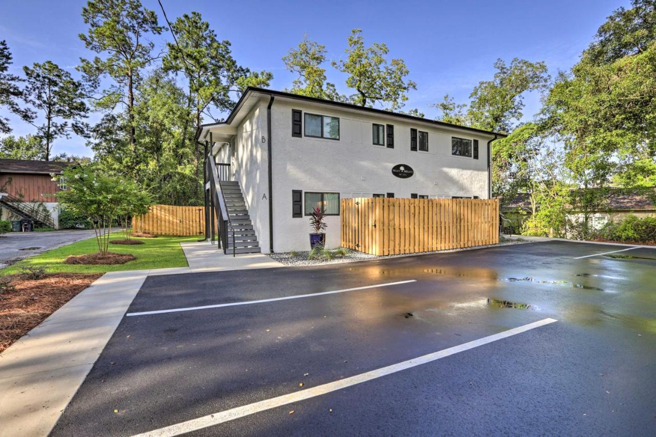 Cozy With Spacious Yard! *