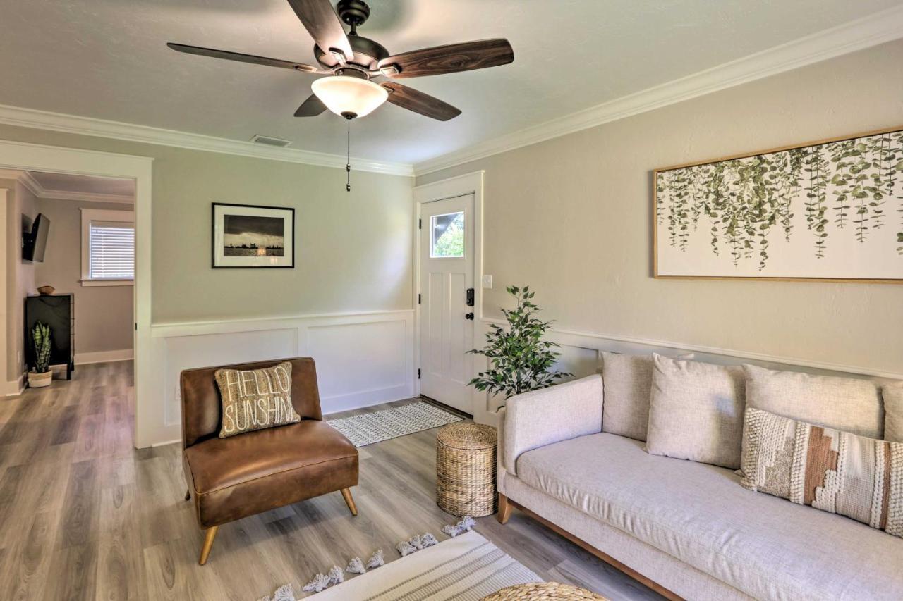 Apartment Cozy With Spacious Yard!