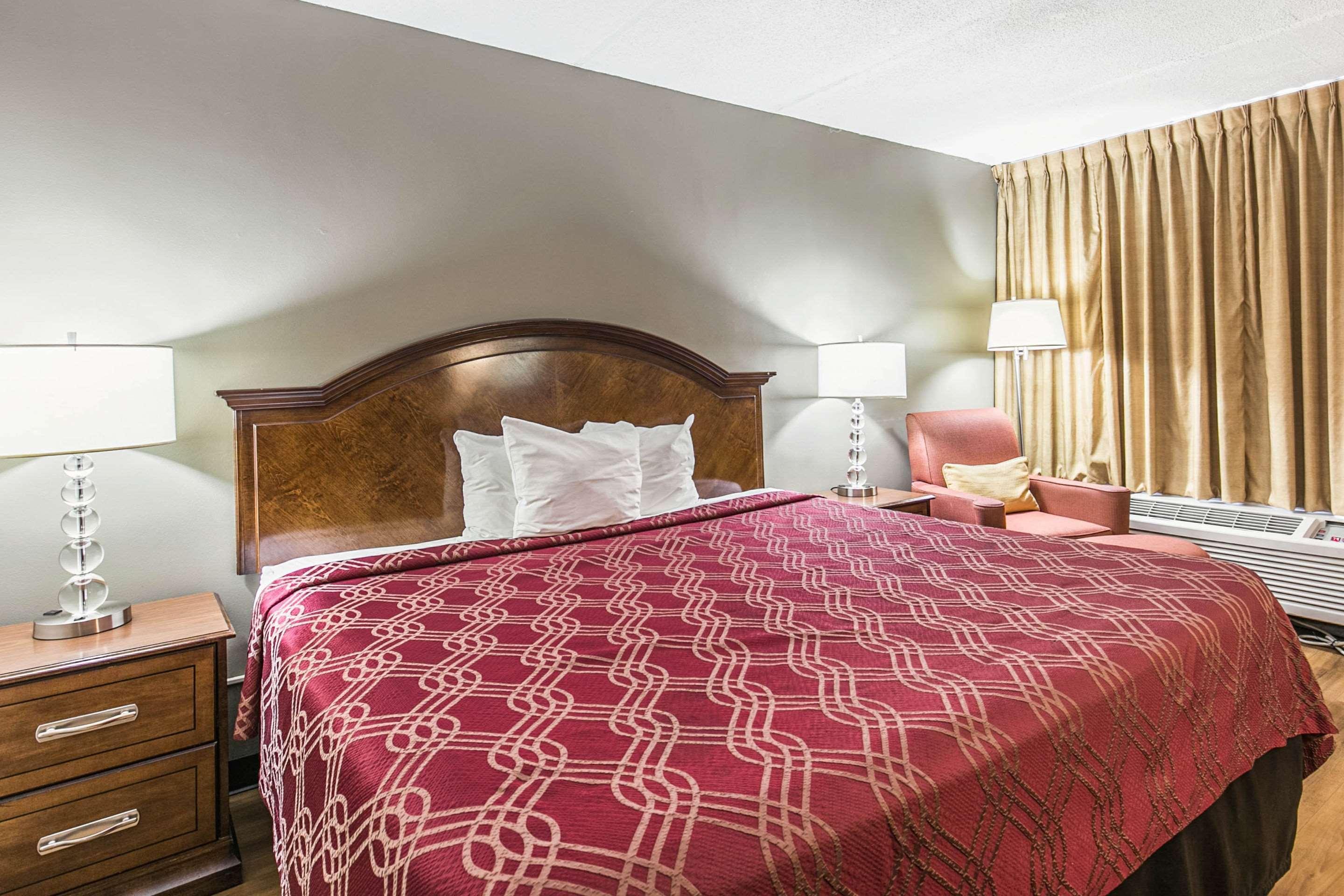 Lodge Econo North