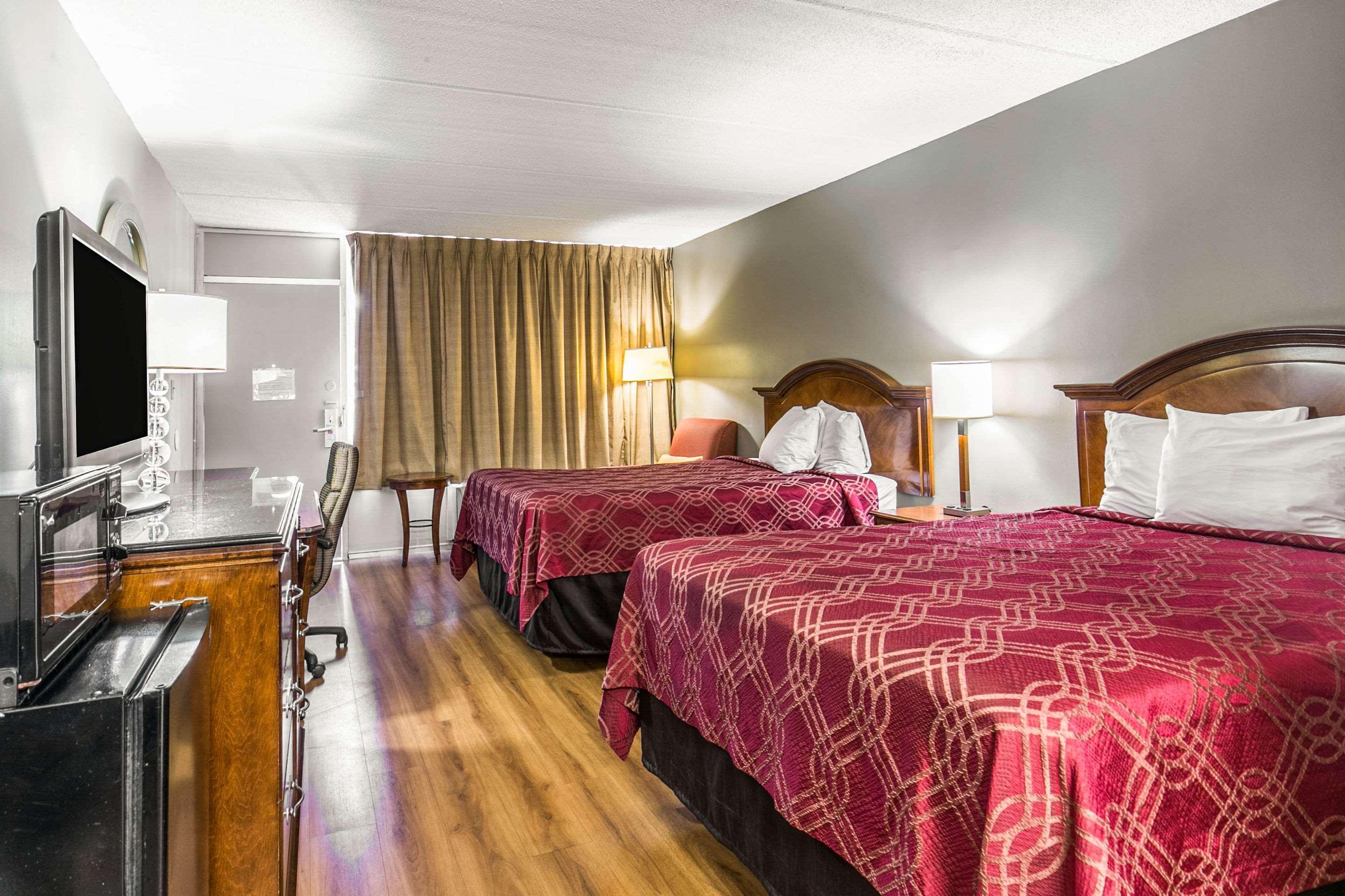 Lodge Econo North *