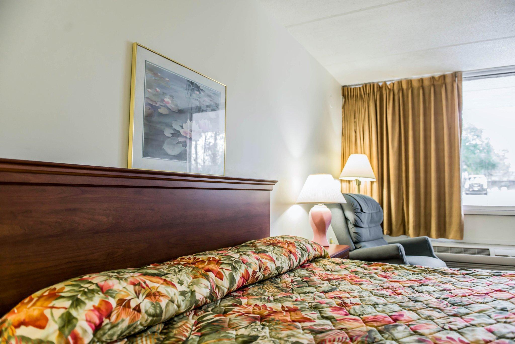 Econo North Lodge