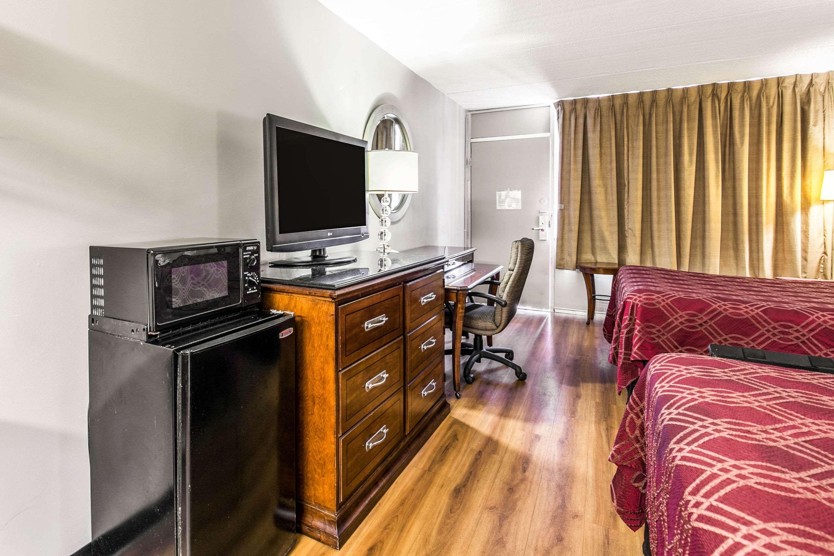 Econo North Lodge