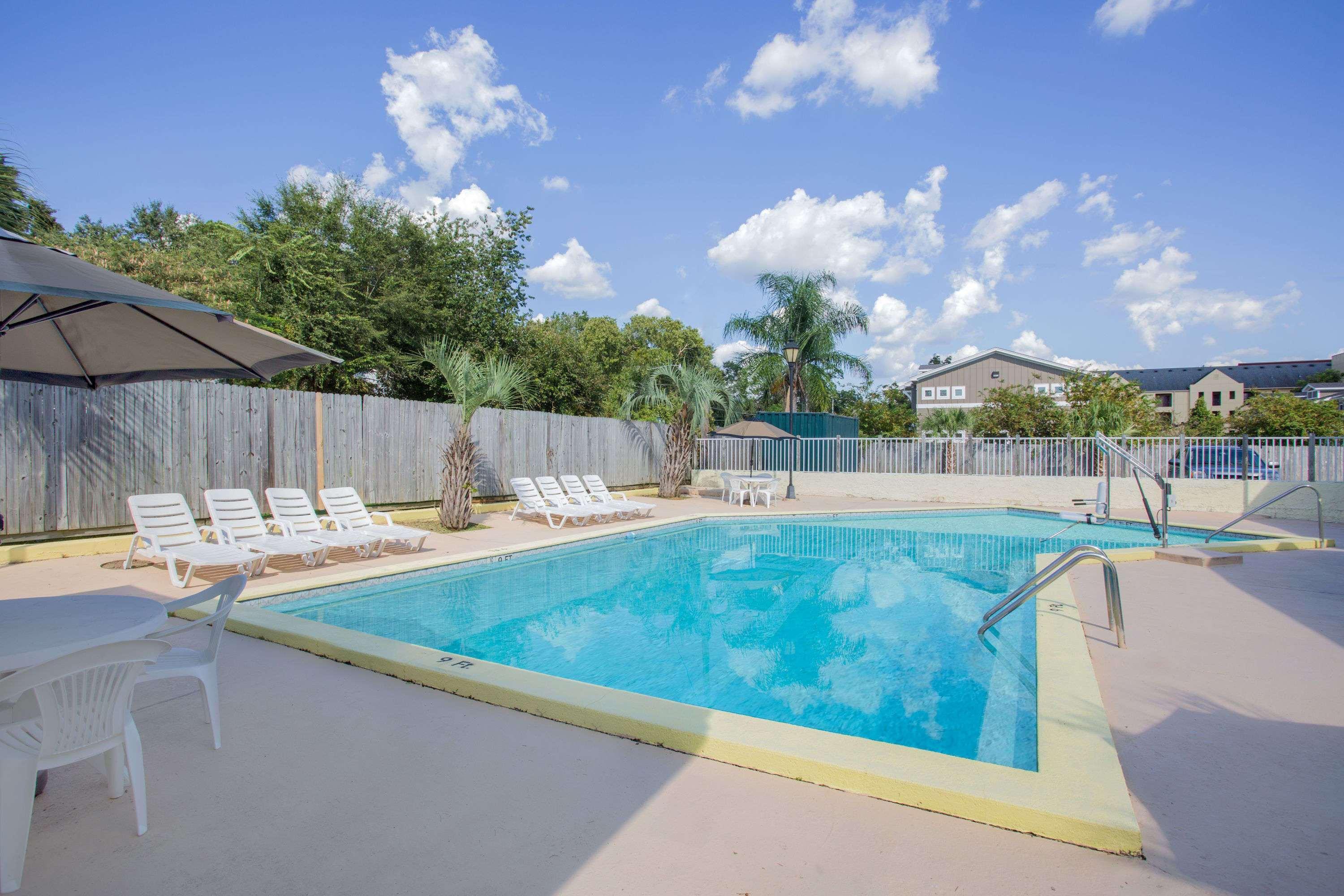 Hotel Days By Wyndham Center