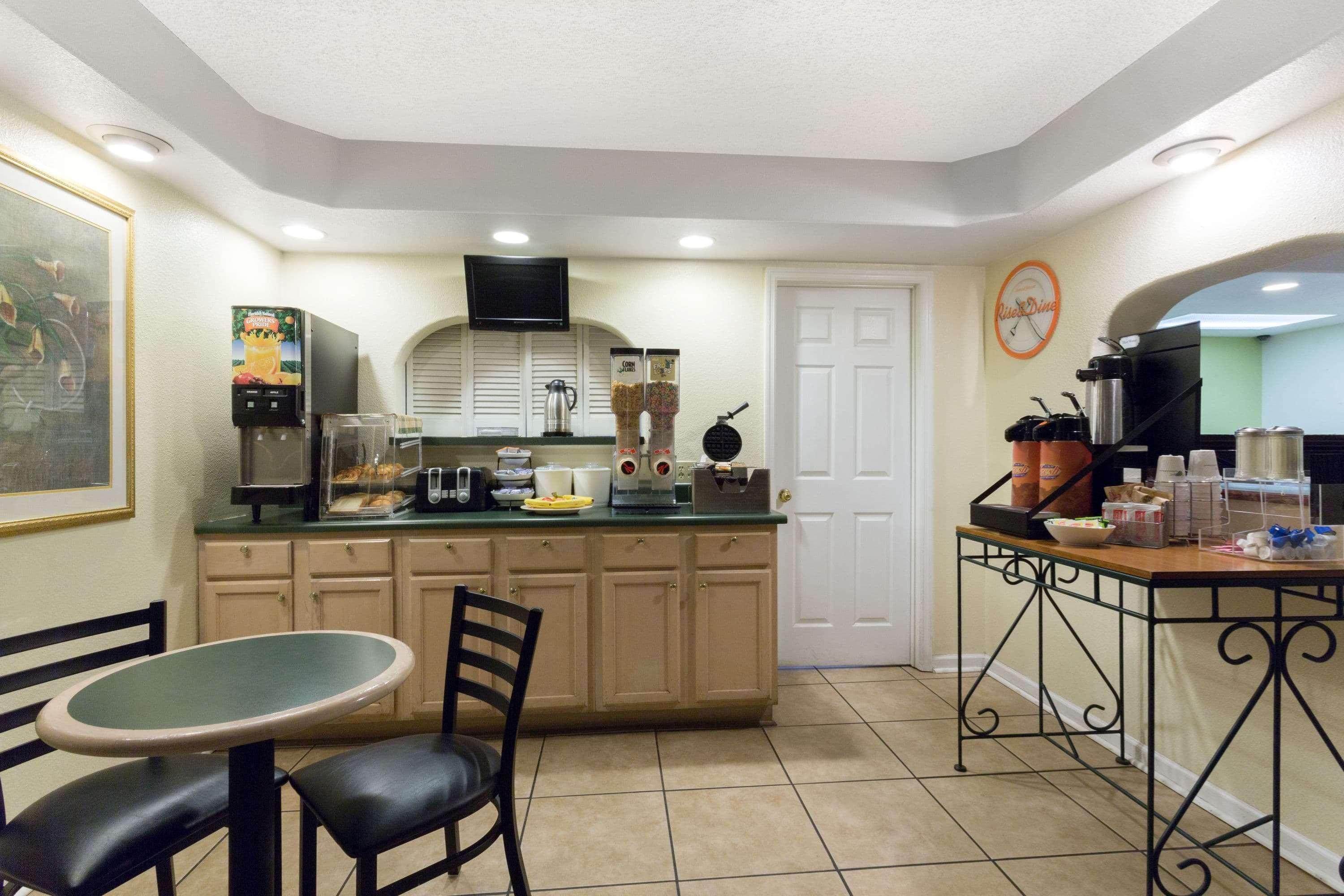 Howard Johnson By Wyndham 2* Tallahassee