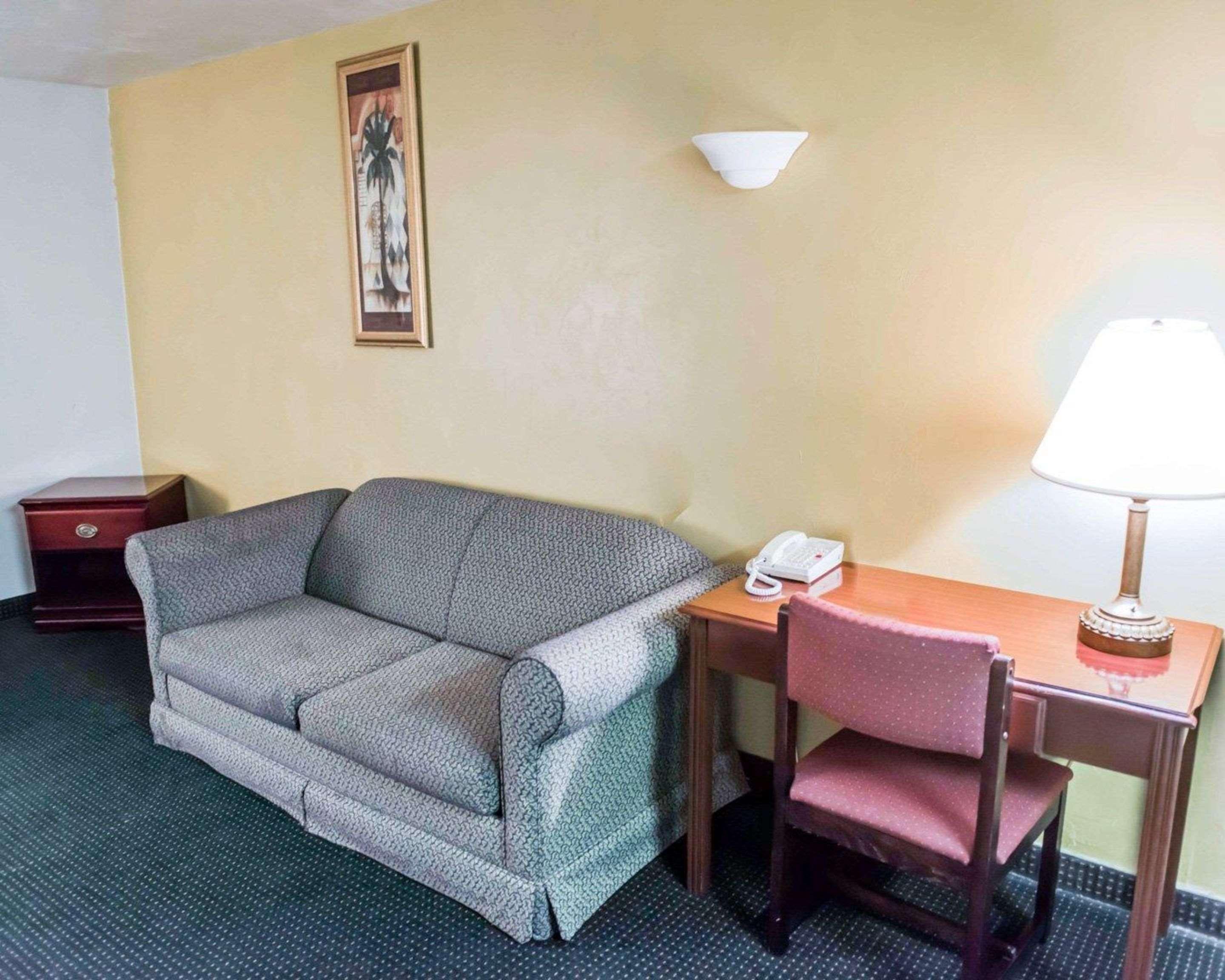 Motel Suburban Near