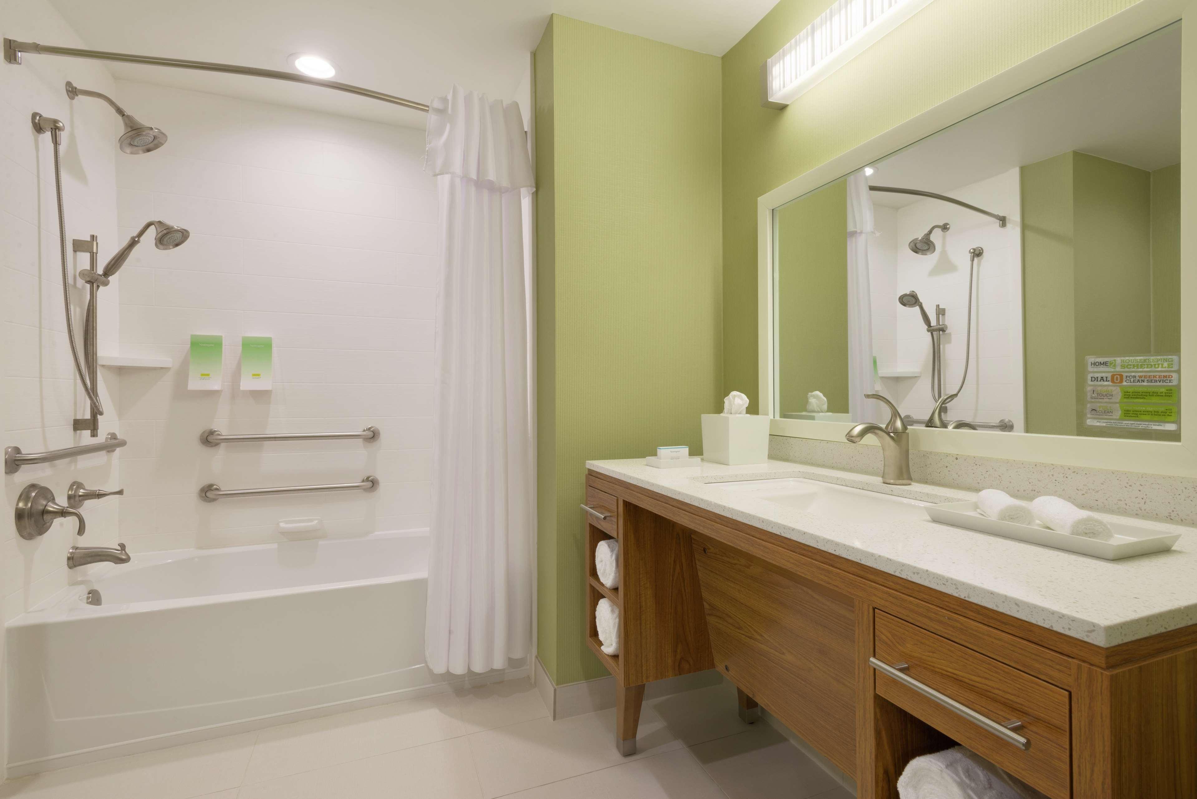 Home2 By Hilton State Capitol Hotel 3*