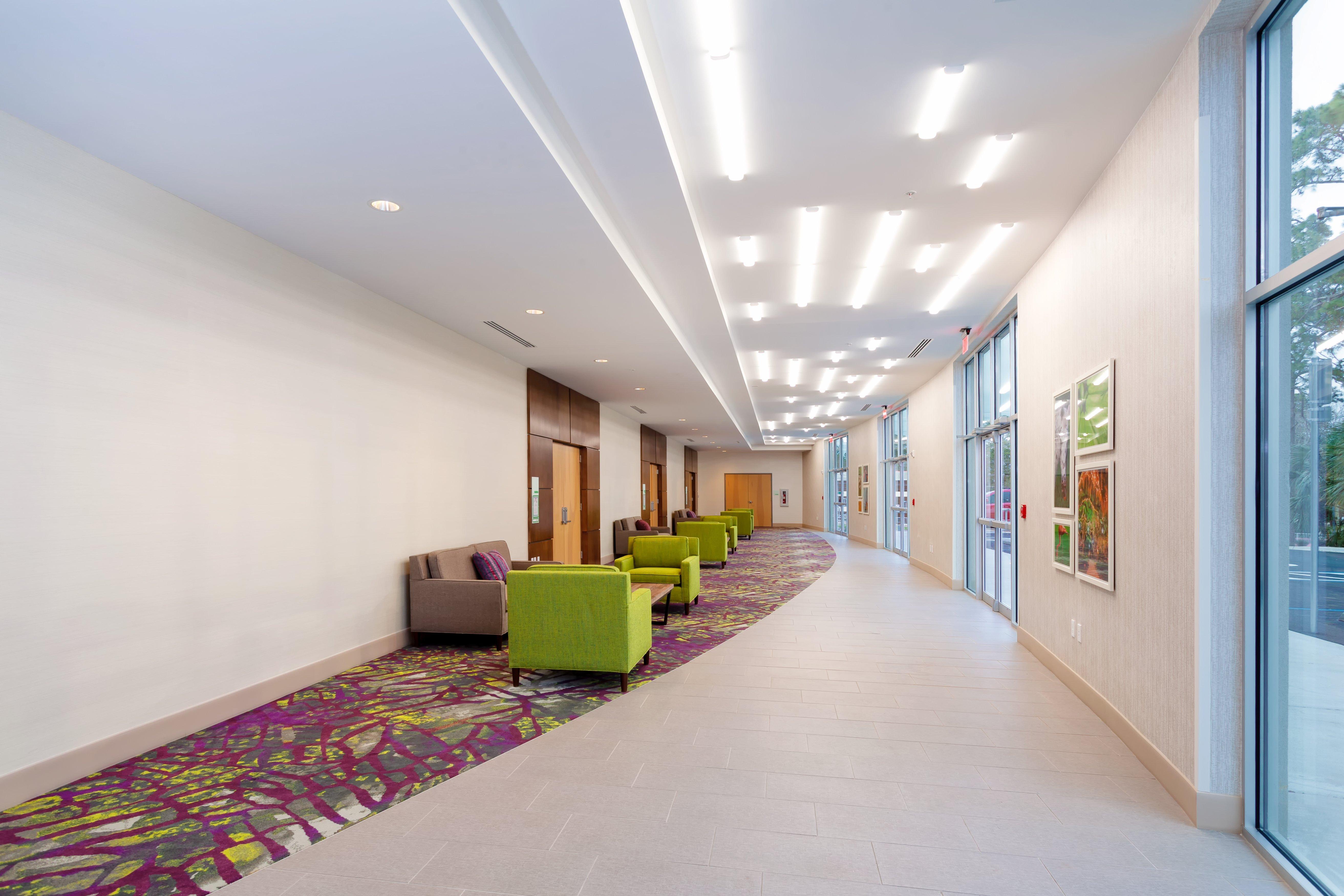 - E Capitol - Univ By Ihg 3*