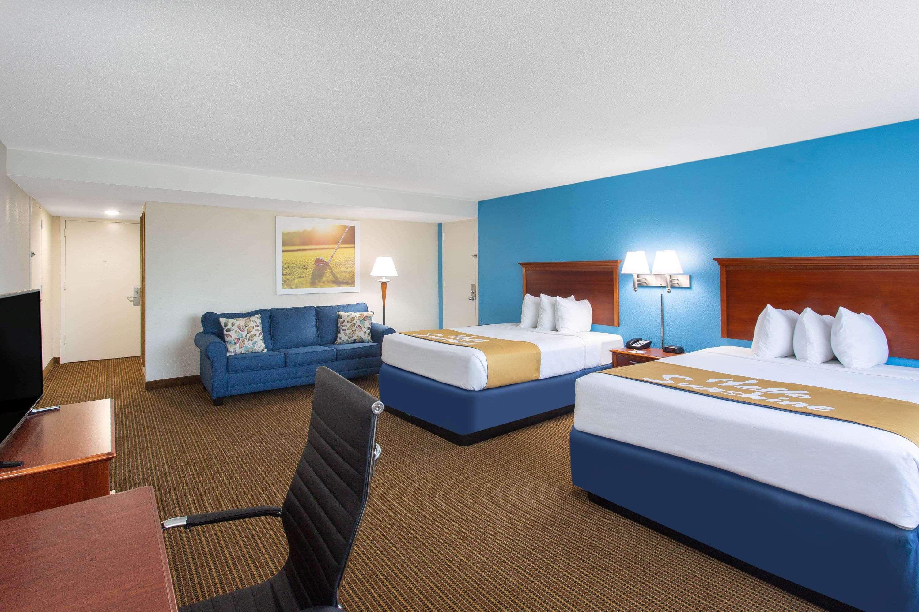 Days & By Wyndham Conf Center I-10 Hotel 2*