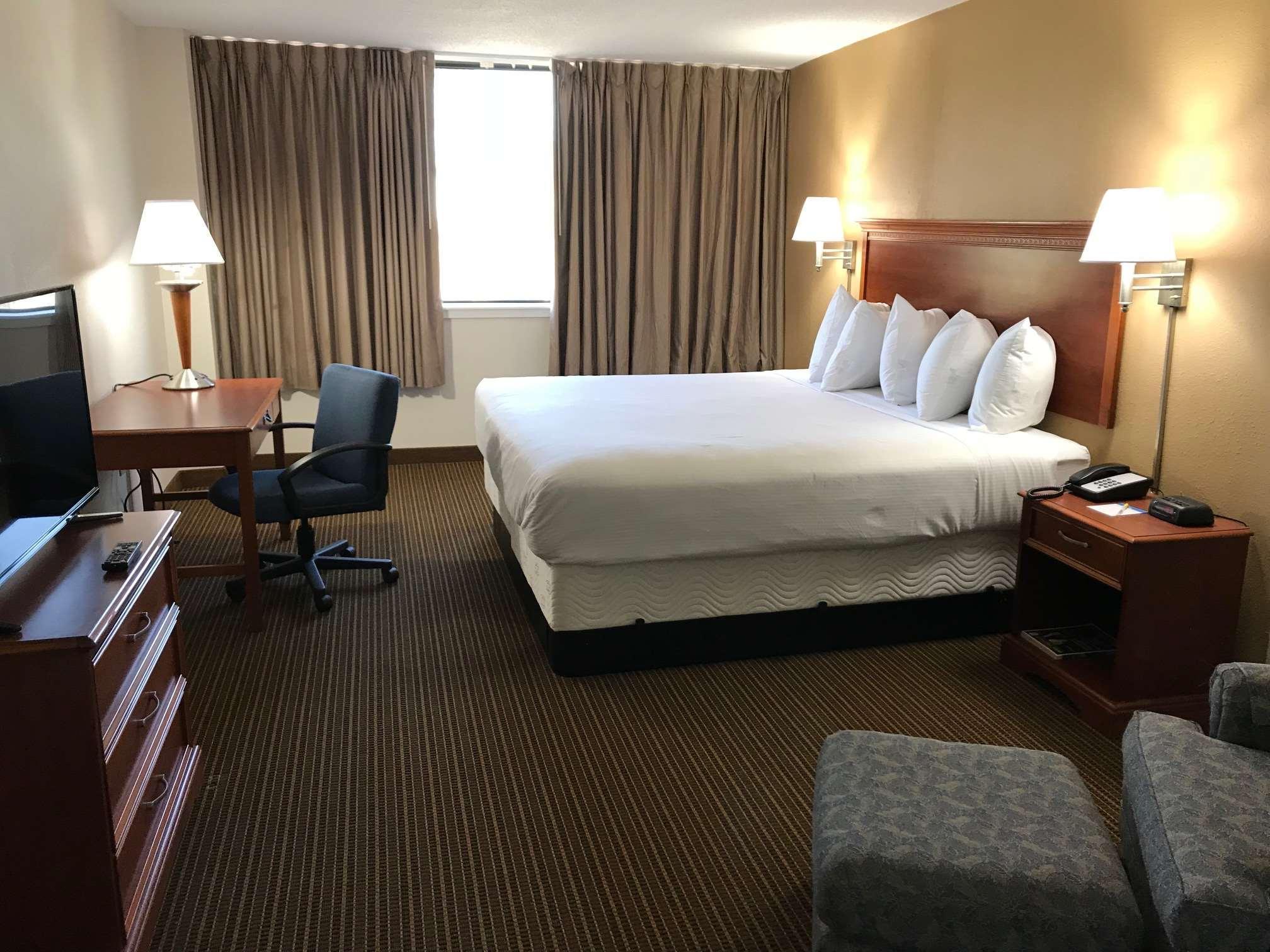 Days & By Wyndham Conf Center I-10 Hotel