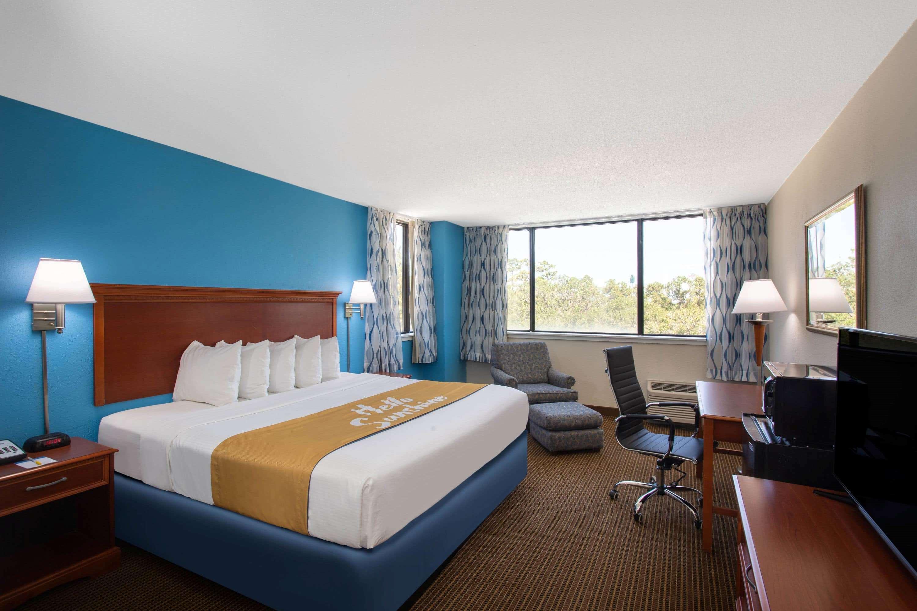 Days & By Wyndham Conf Center I-10