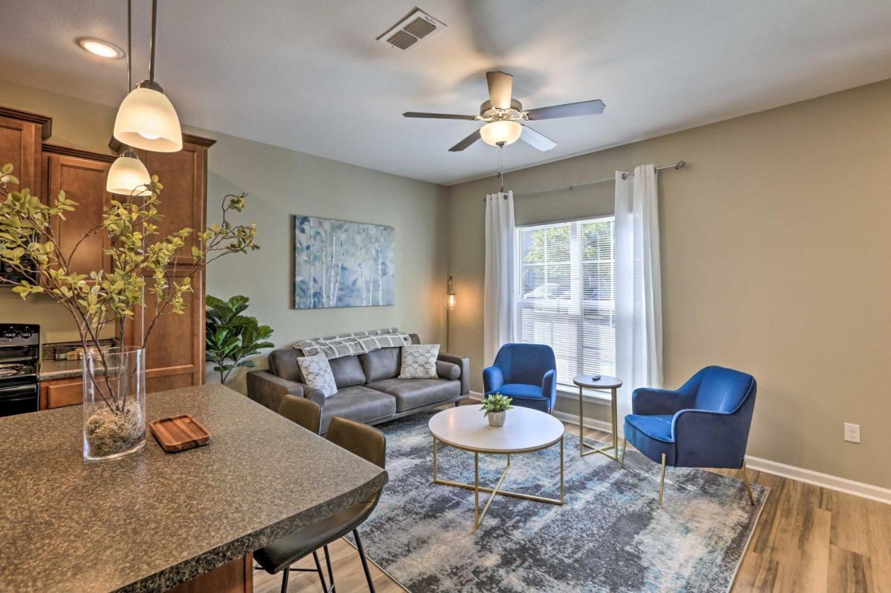 Ideally Located And Elegant With Balcony! Apartment Tallahassee
