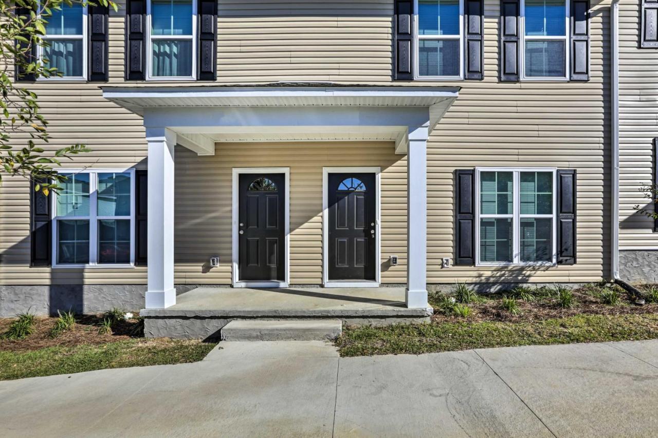 Ideally Located And Elegant With Balcony! Apartment *