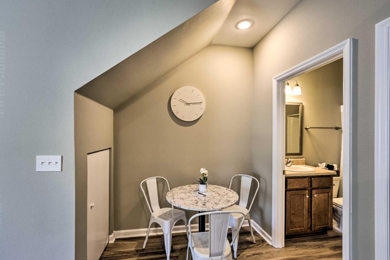 Ideally Located And Elegant With Balcony! Apartment Tallahassee