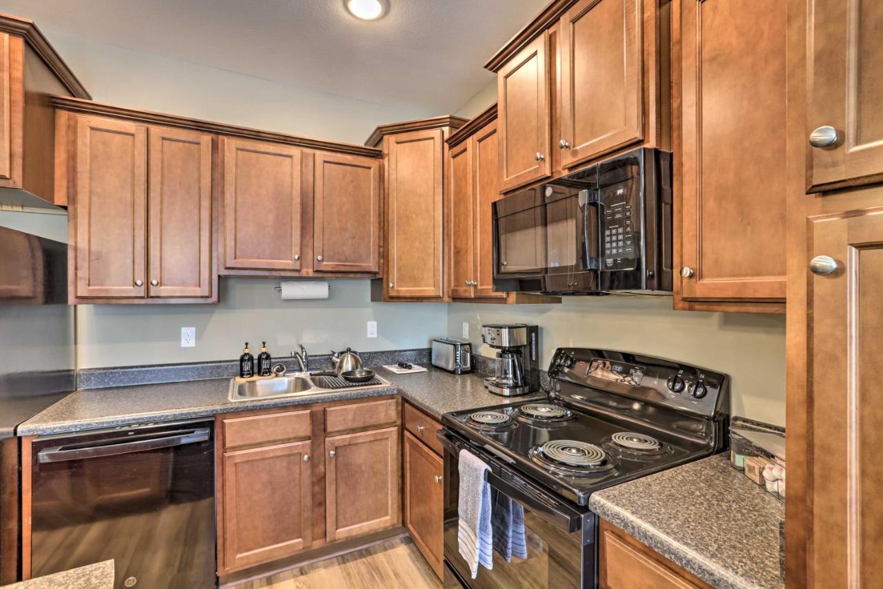 Ideally Located And Elegant With Balcony! Apartment