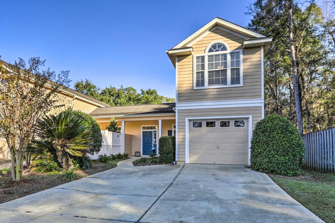 Sassy Home, 5 Mi To Downtown! Holiday home *